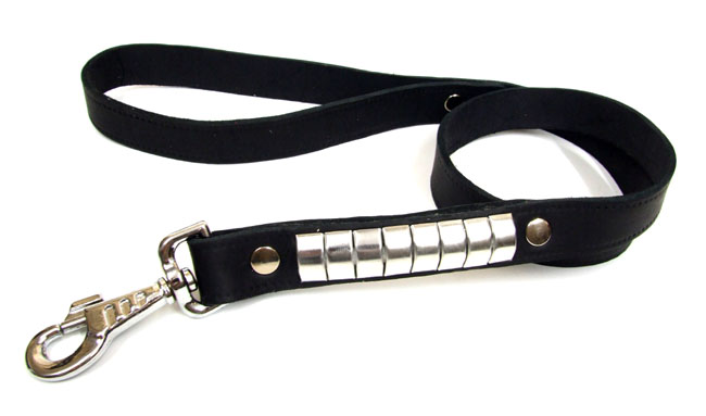 Hundeleine aus Fettleder 100 cm lang mit Nieten.