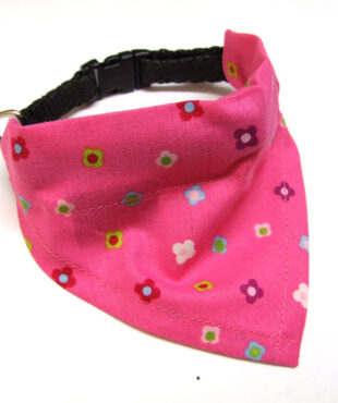 2 in 1 Hundehalstuch / Halsband PINKE BLUMEN
