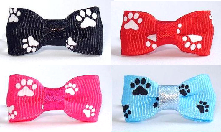 Mini Schleife auf Gummiring für Welpen und kleine Hunde PAW