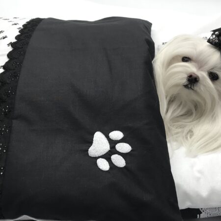 Bettdecke mit Kissen PFOTEN